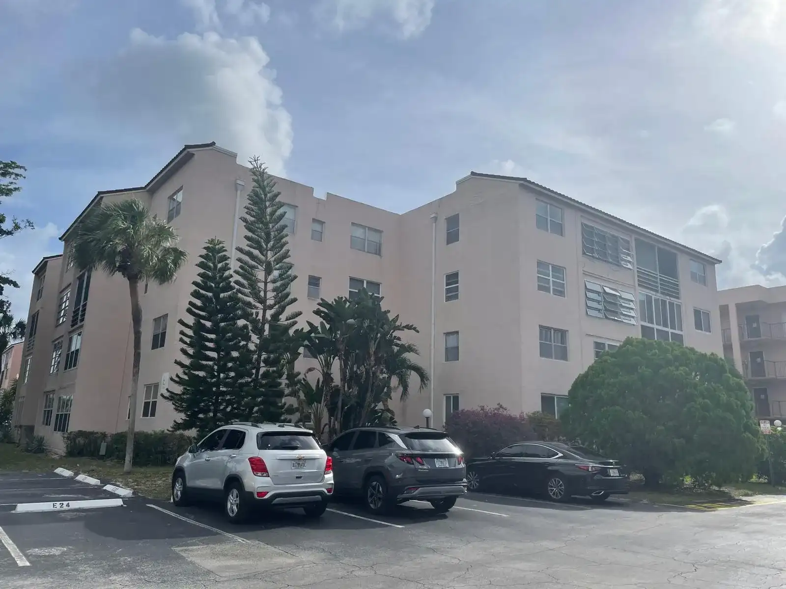 2851 Somerset Drive # 111, Oakland Park FL 33311