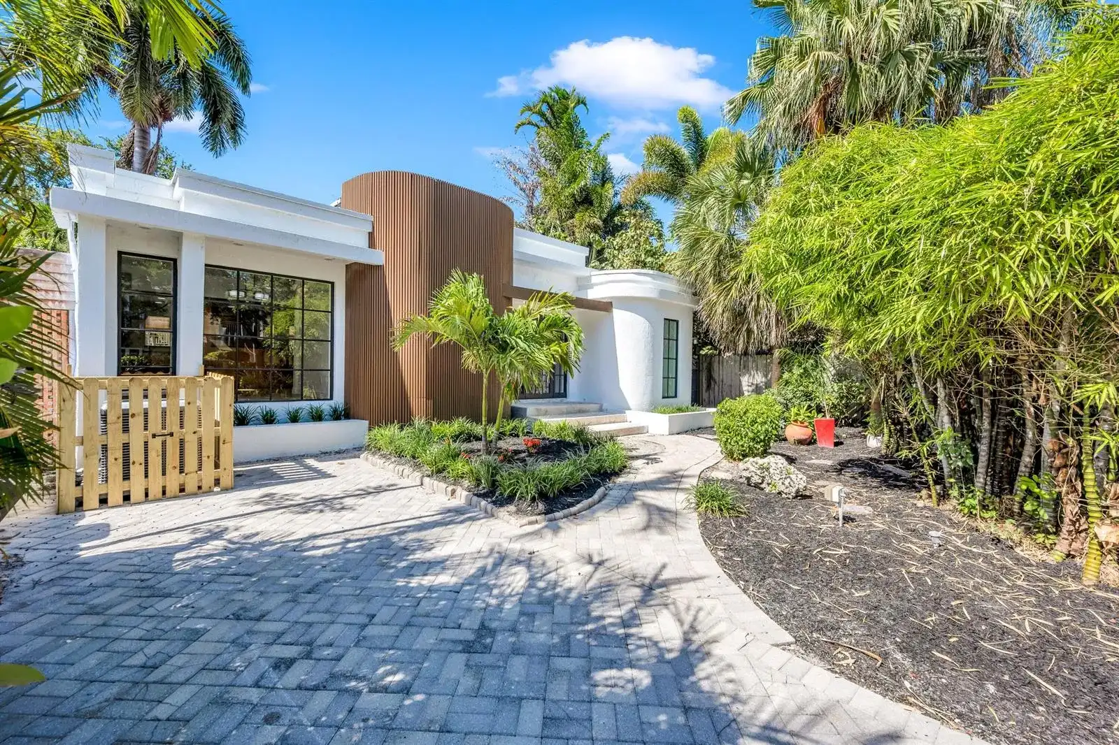 1413 NE 4th Court, Fort Lauderdale FL 33301