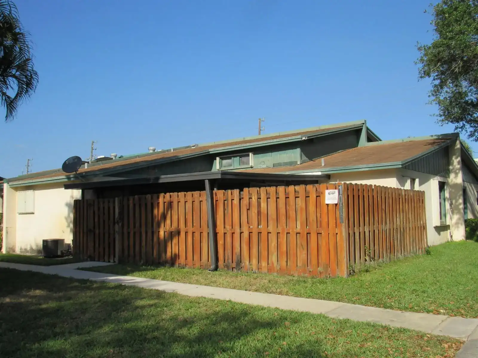 1065 Manor Drive, Palm Springs FL 33461