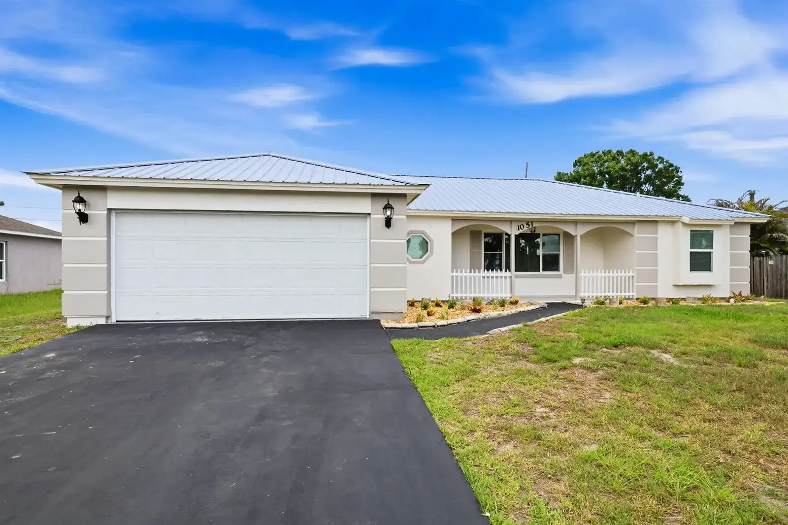 1051 SW Dubois Avenue, Port St. Lucie FL 34953