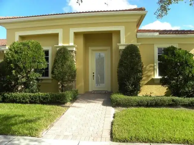 10010 SW Canossa Way, Port St. Lucie FL 34986