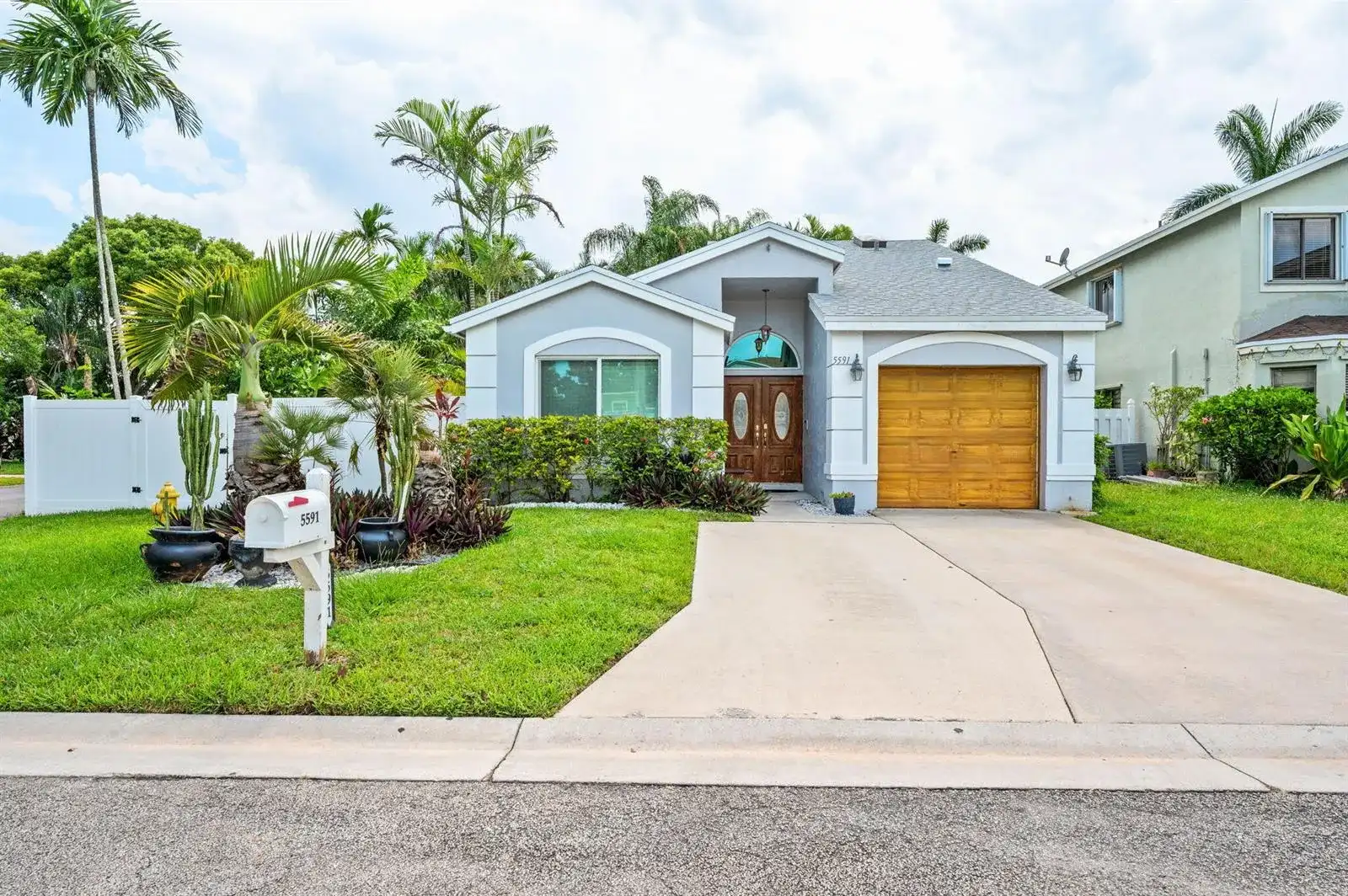 5591 SW 99th Avenue, Cooper City FL 33328