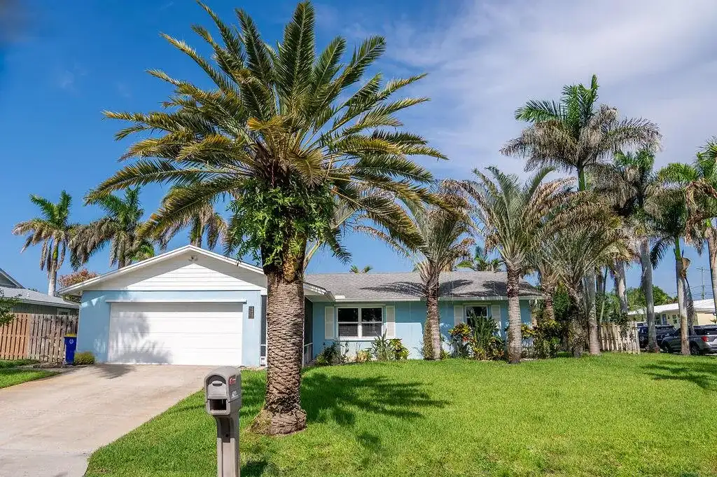 2445 NE 16th Court, Jensen Beach FL 34957