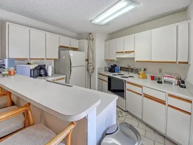 62 Springdale Circle, Palm Springs FL 33461