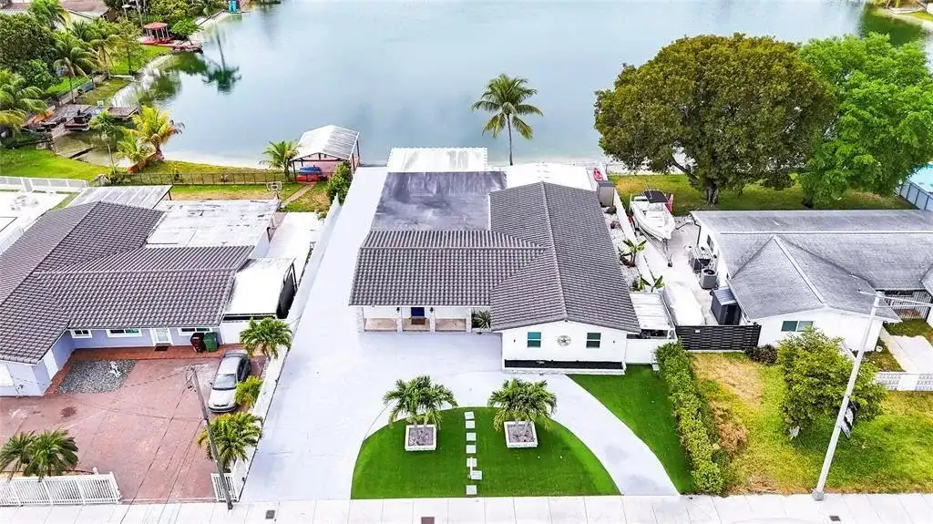 6290 W 16th Avenue, Hialeah FL 33012