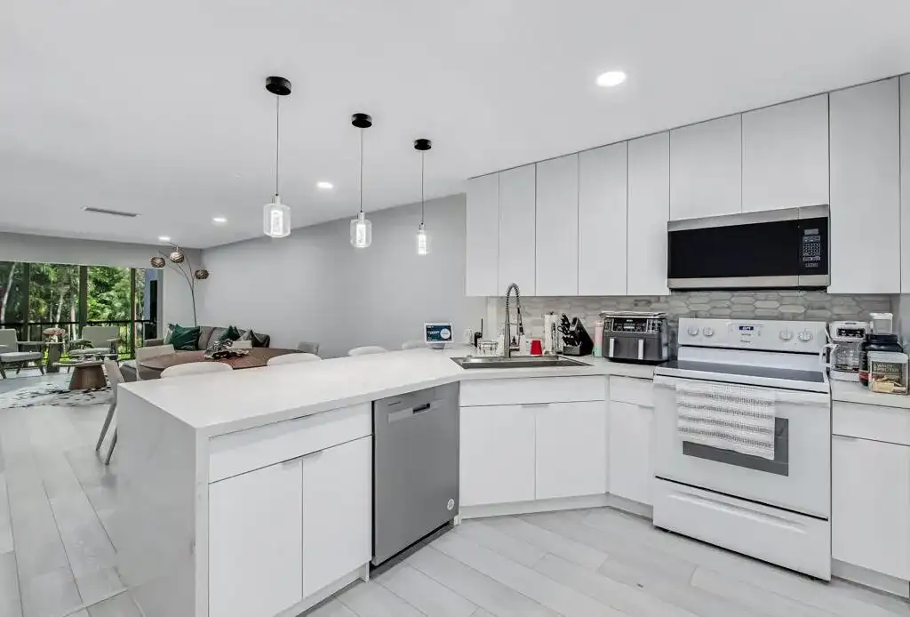 21362 Juego Circle # D, Boca Raton FL 33433