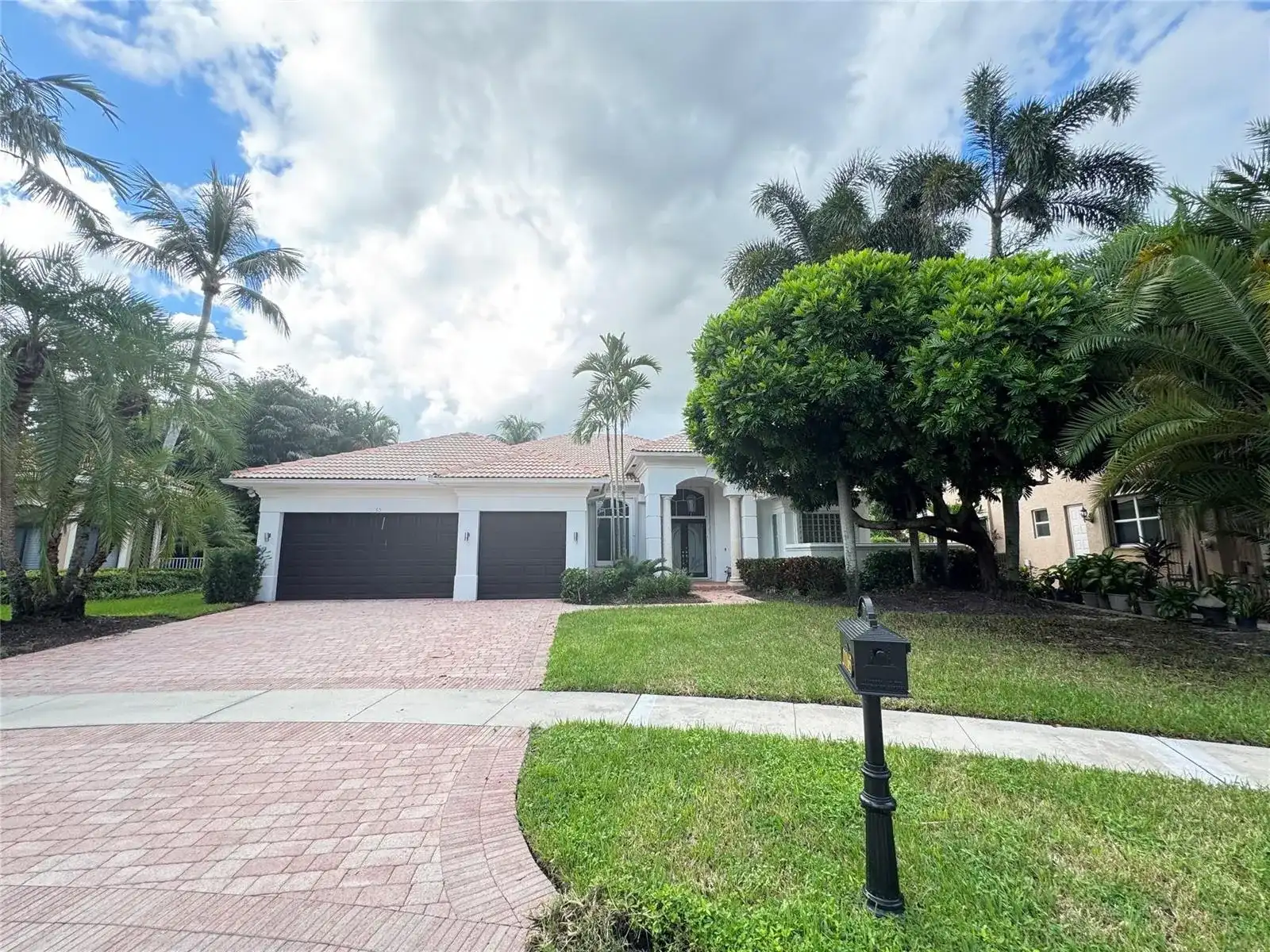 11165 Whitehawk Street, Plantation FL 33324