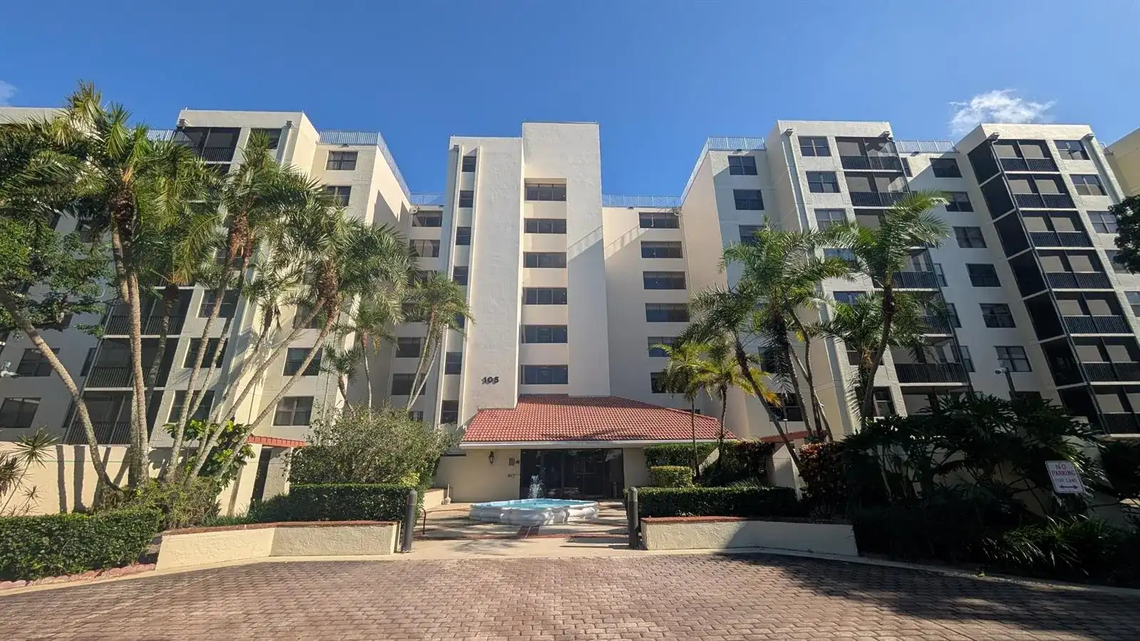 105 Lake Emerald # 810, Oakland Park FL 33309