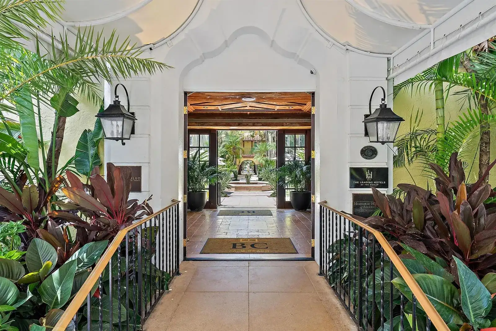 301 Australian Avenue # 301, Palm Beach FL 33480