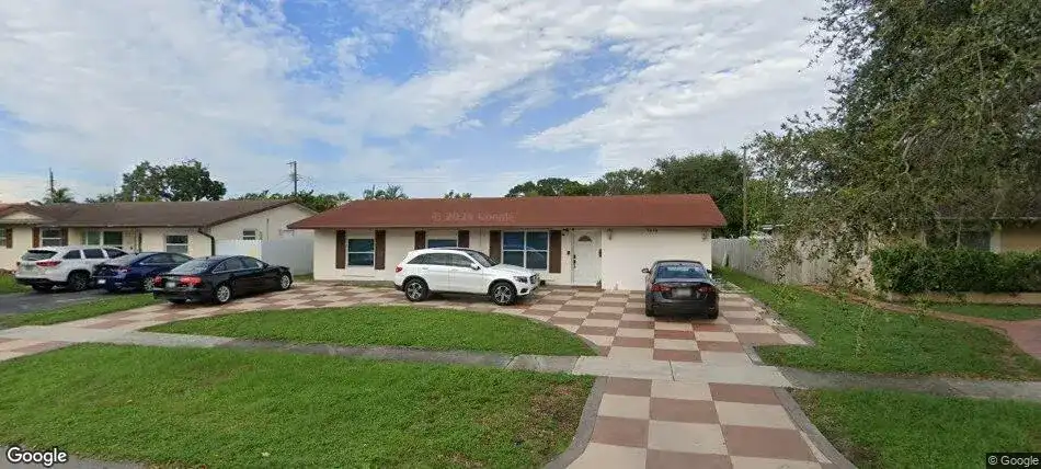 2220 N 47th Avenue, Hollywood FL 33021