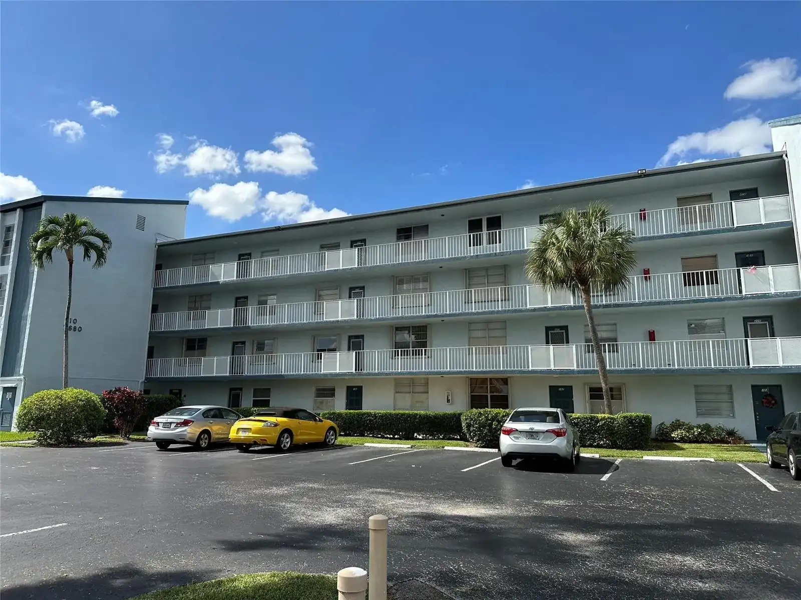 7680 NW 18th Street # 406, Margate FL 33063