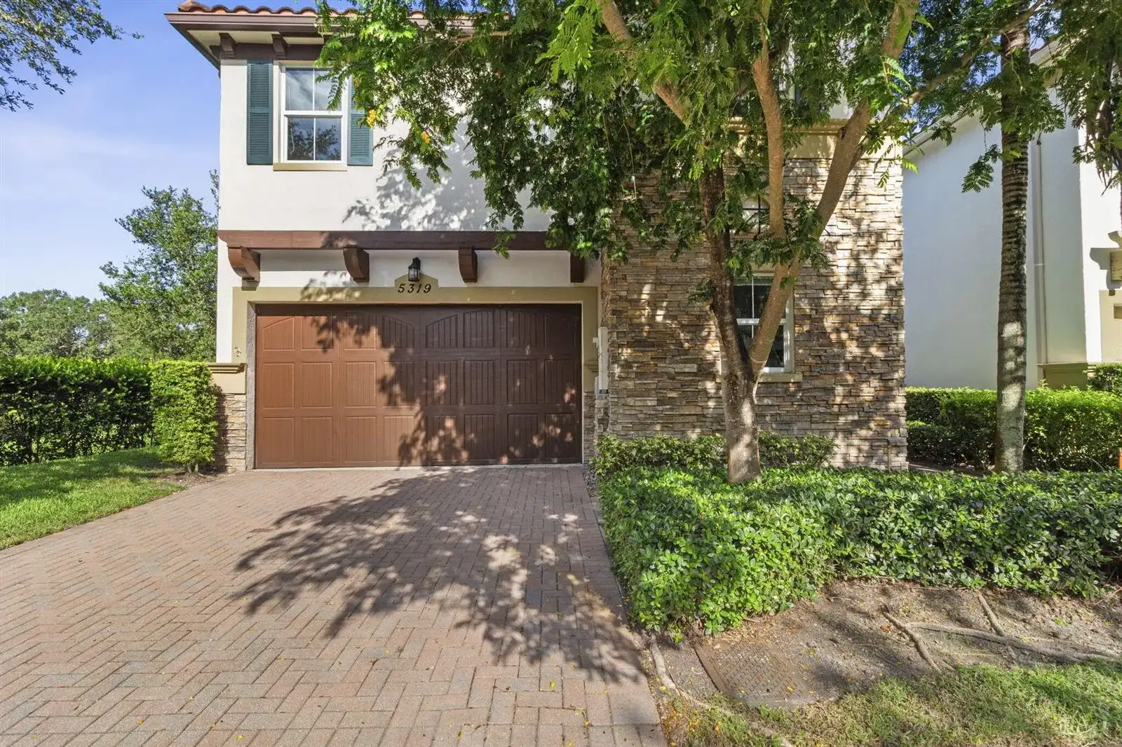 5319 Falcon Trail, Davie FL 33314
