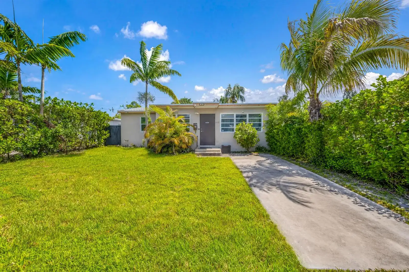 2326 Harding Street, Hollywood FL 33020