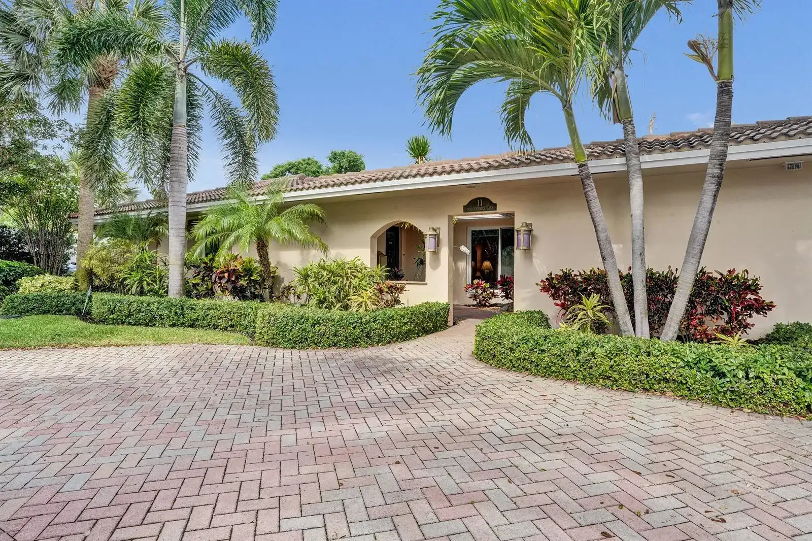 11 Tam O'shanter Lane, Fort Lauderdale FL 33308