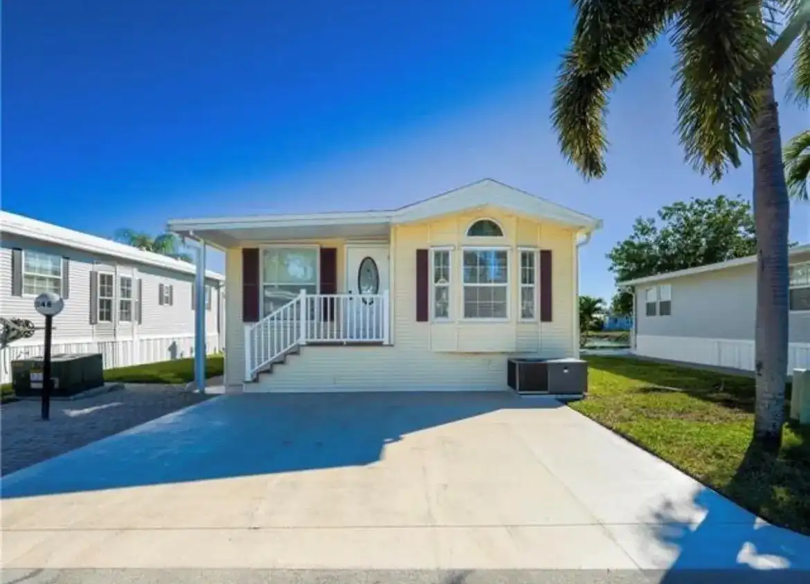 2048 Crystal Lake Drive, Naples FL 34120