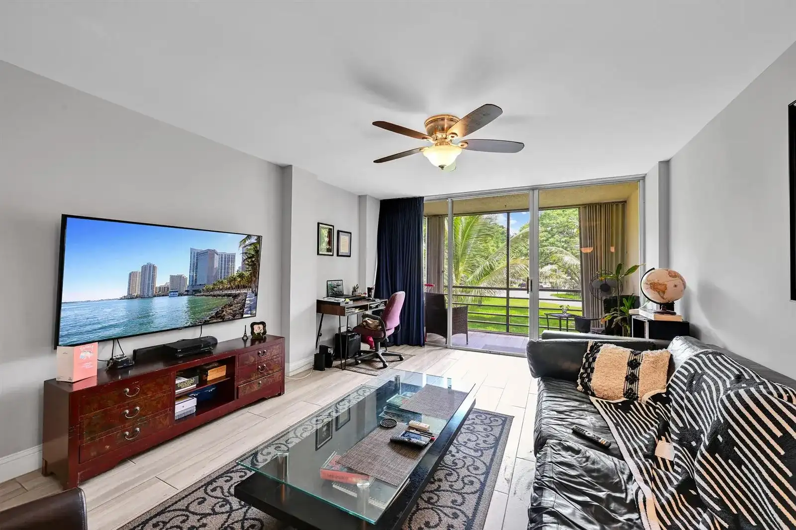 103 Royal Park Drive # 2e, Oakland Park FL 33309