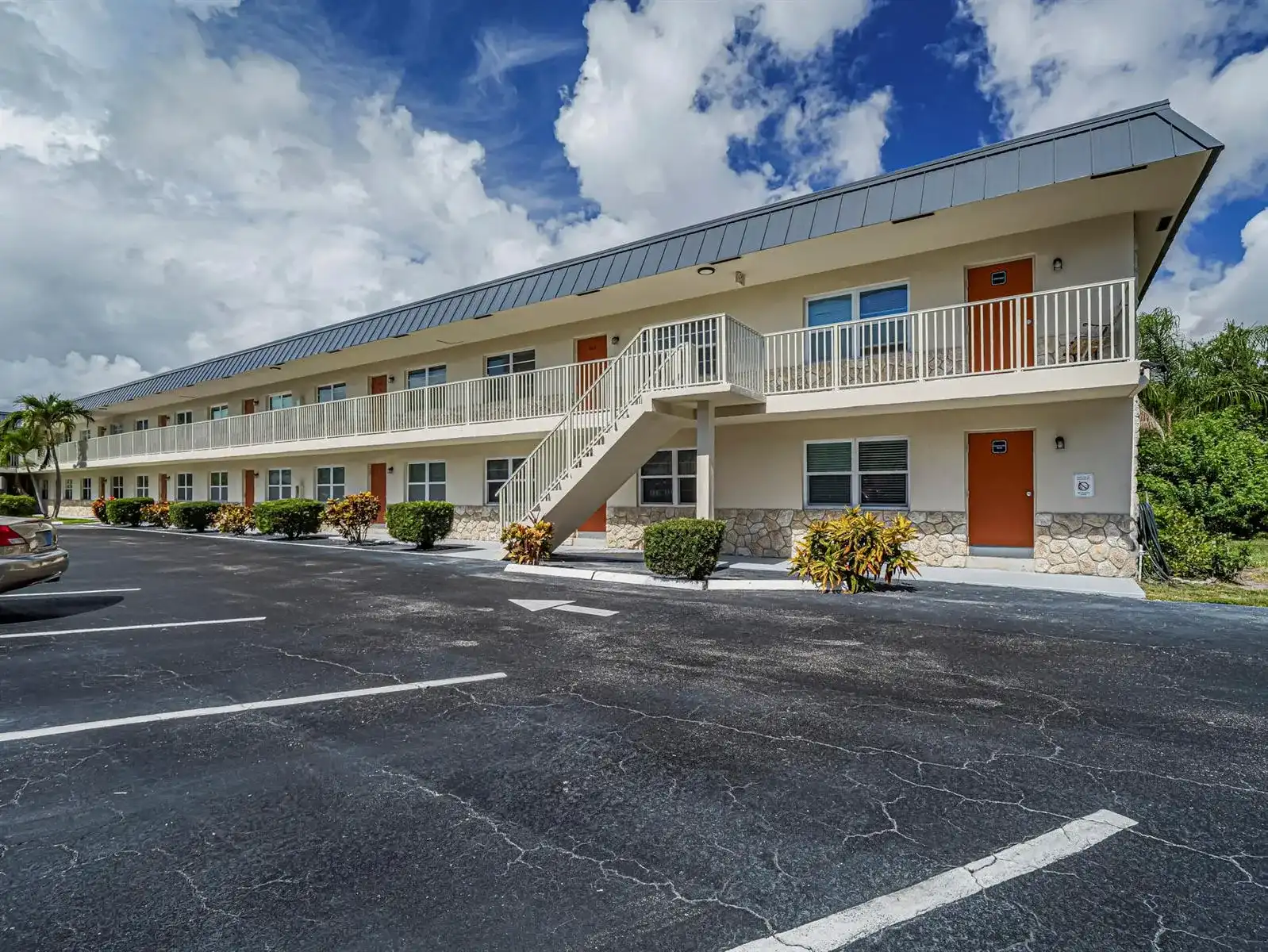 923 22nd Place # 219, Vero Beach FL 32960