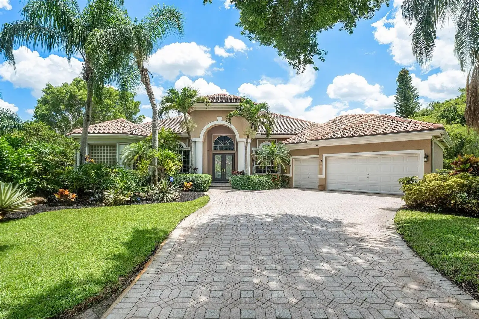 911 Forest Glen Lane, Wellington FL 33414