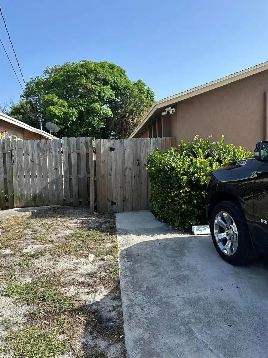 641 W 9th Street # 1, Riviera Beach FL 33404