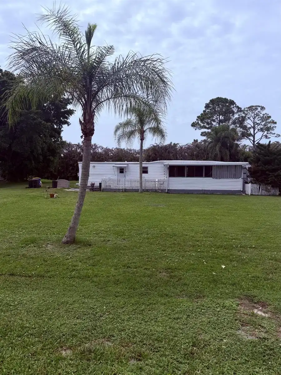 1864 SW College Street, Stuart FL 34997