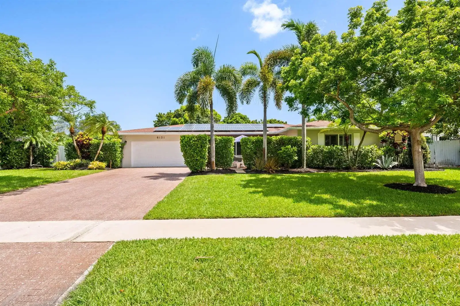 6131 SW 8th Street, Plantation FL 33317