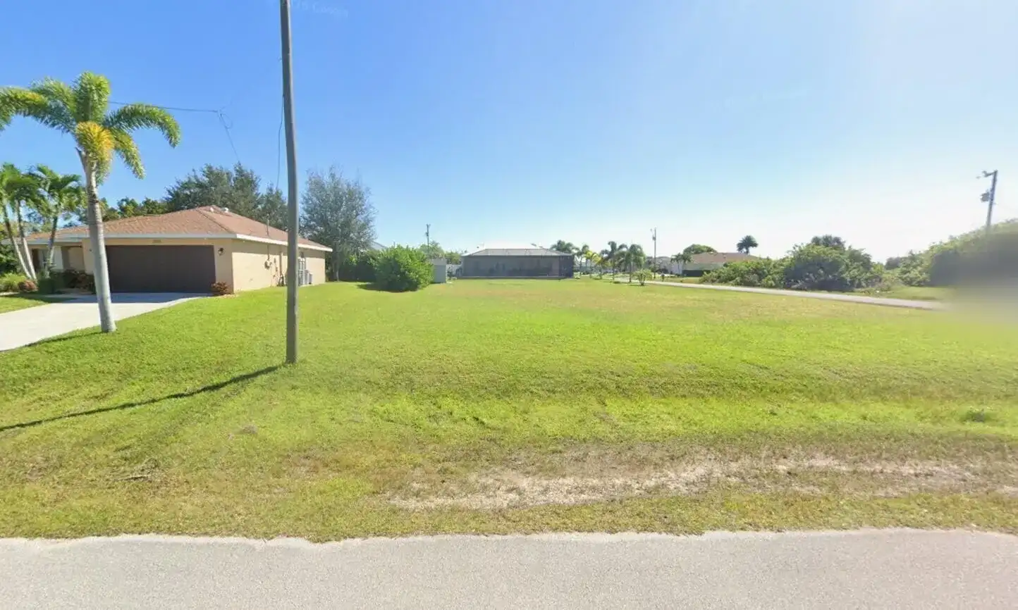 815 NW 28TH Place, Cape Coral FL 33993