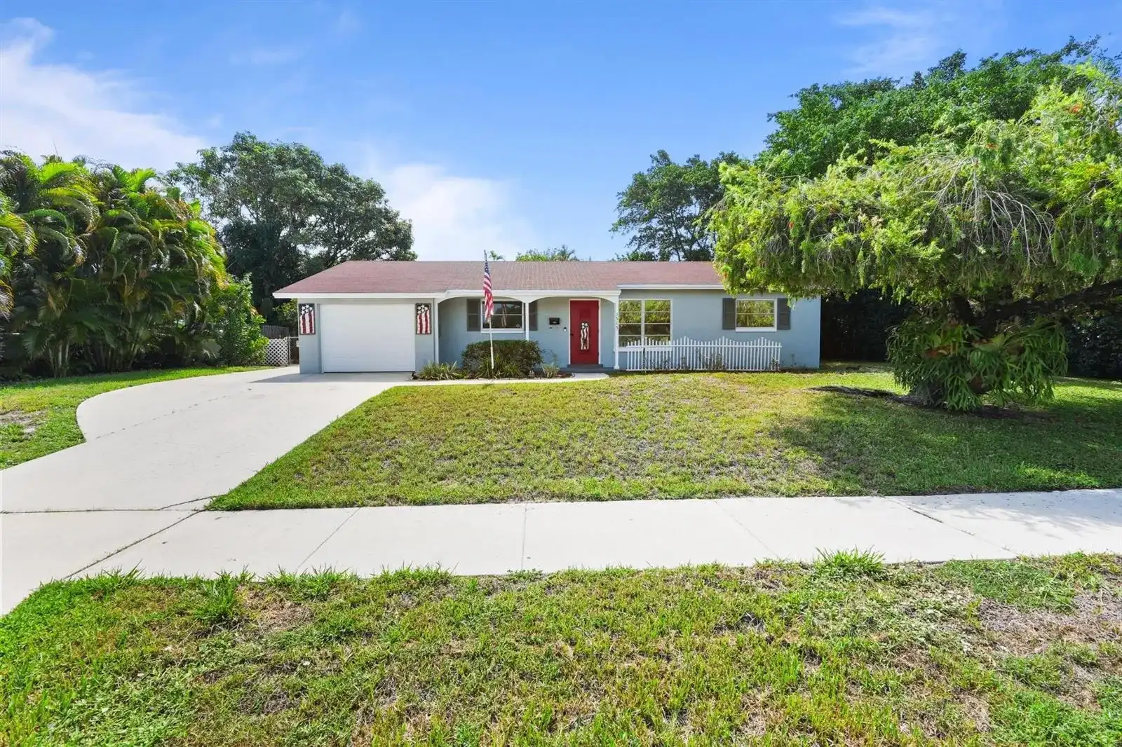 1515 CRESCENT Drive, Lake Park FL 33403