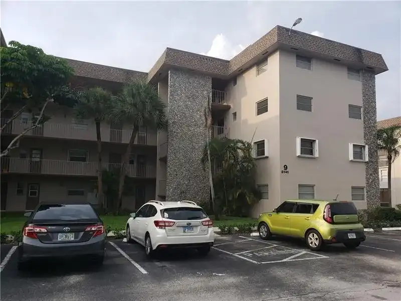 8141 SW 24th Court Apt 107, Davie FL 33324