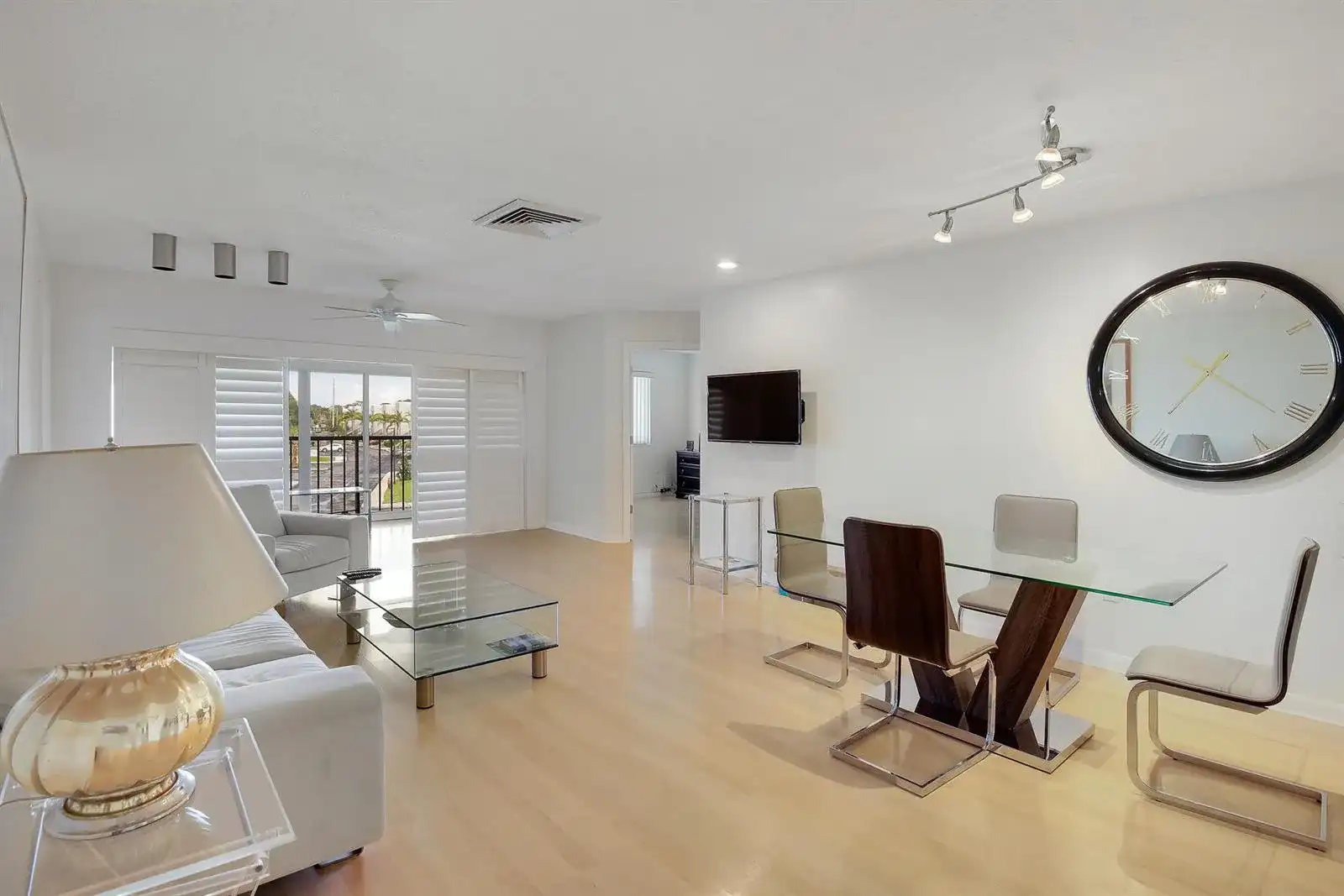 4230 Deste Court # 303, Lake Worth FL 33467