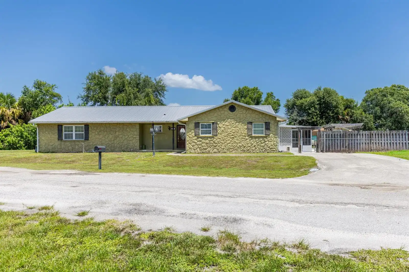 6911 SE 88TH Boulevard, Okeechobee FL 34974