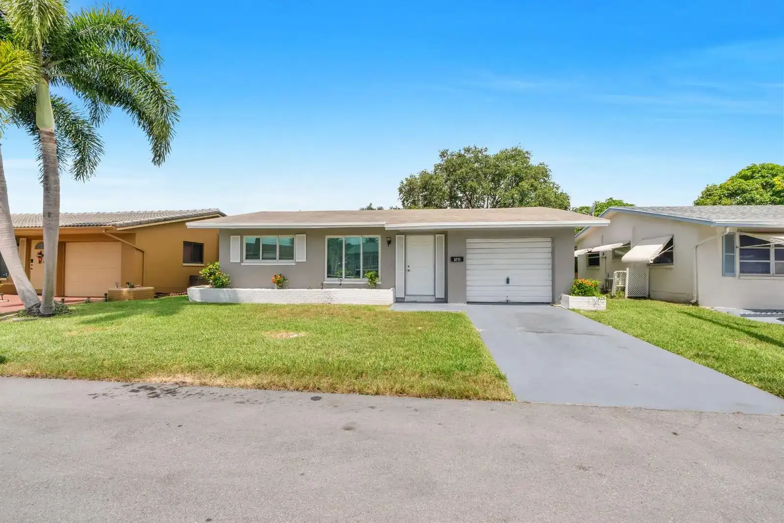 5711 NW 65TH Way, Tamarac FL 33321