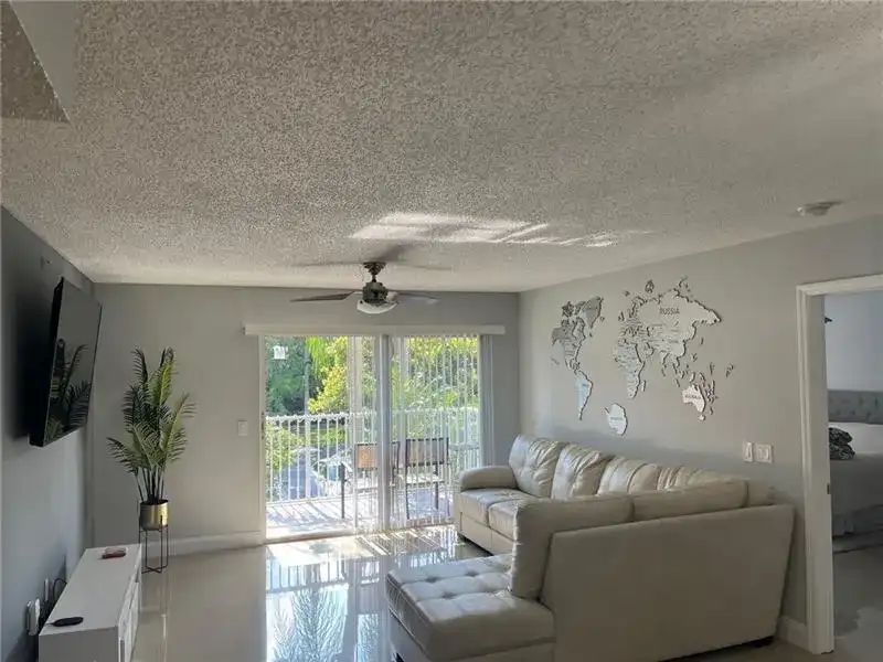 5051 WILES Road # 207, Coconut Creek FL 33073