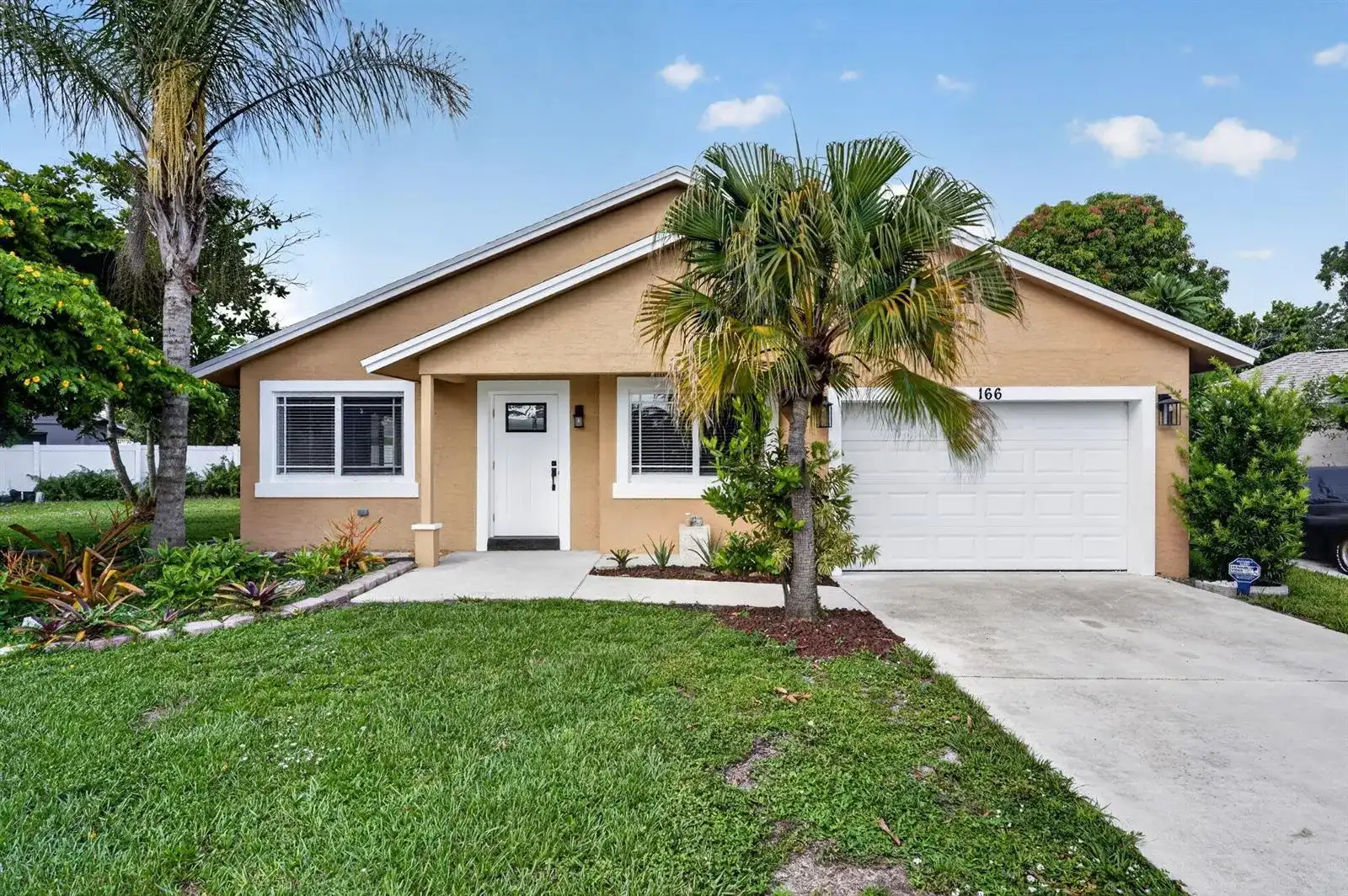 166 RAINTREE, Jupiter FL 33458
