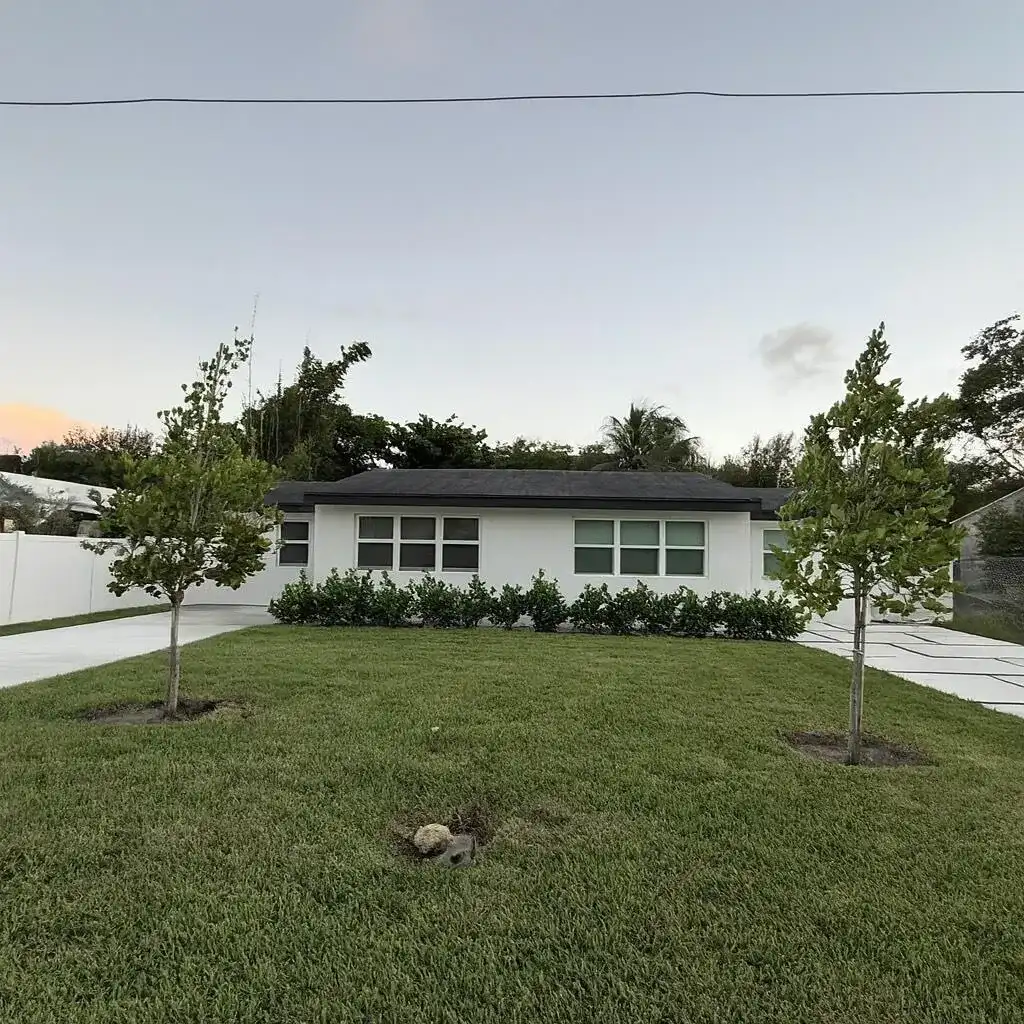 118 SW 7TH Street, Delray Beach FL 33444