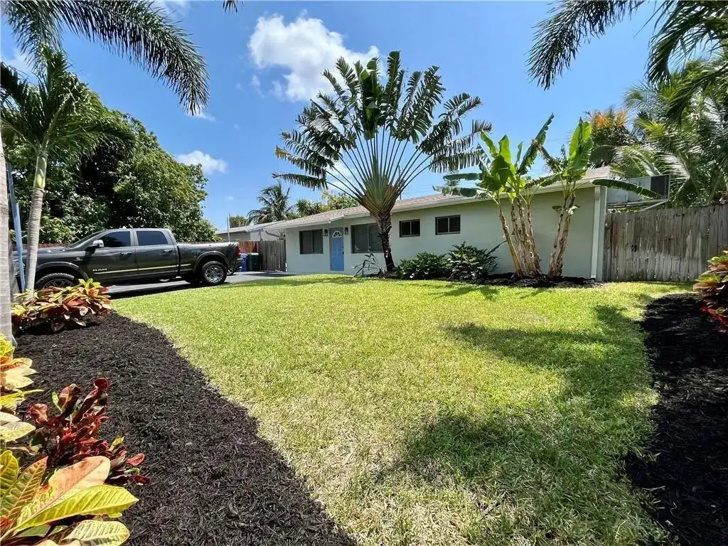 5950 NE 6TH Avenue, Oakland Park FL 33334