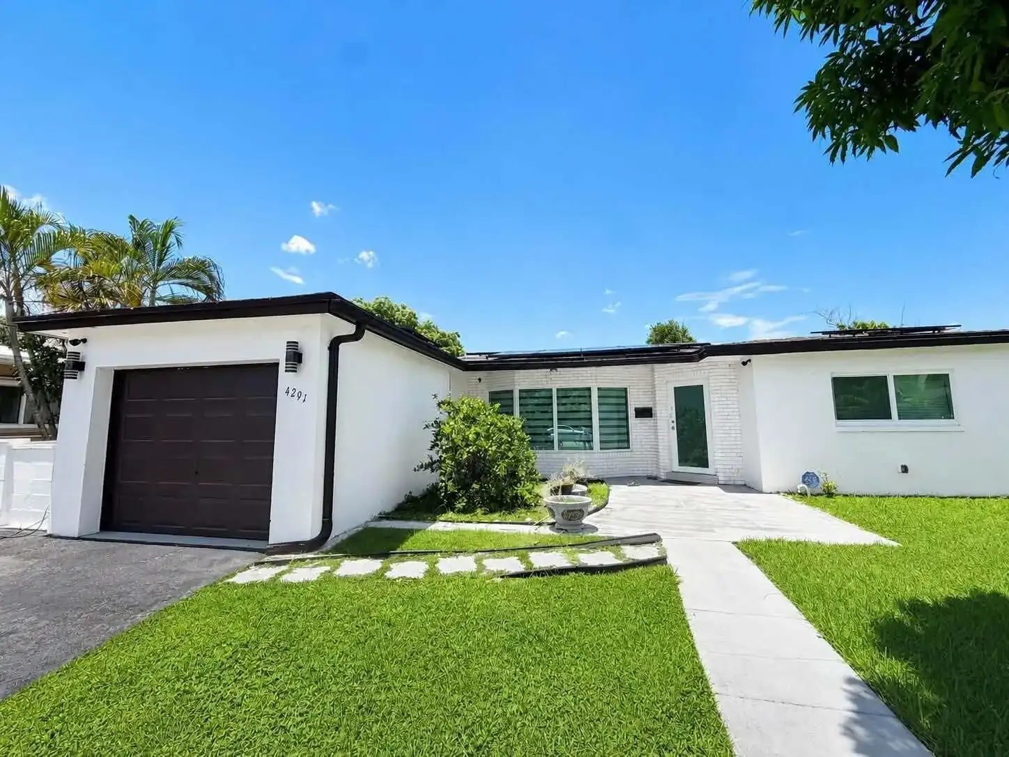 4291 NW 42nd Street, Lauderdale Lakes FL 33319