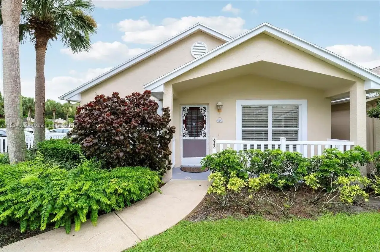 653 NW SAN REMO Circle, Port St. Lucie FL 34986