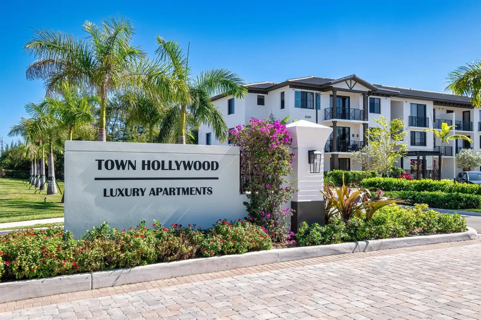 2000 Stirling Road # 101, Hollywood FL 33020