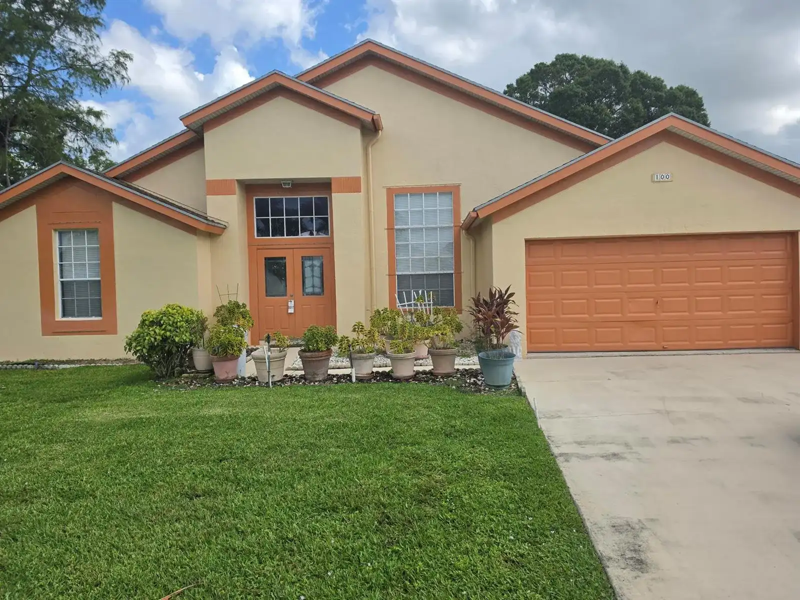 100 KINGS Way, Royal Palm Beach FL 33411