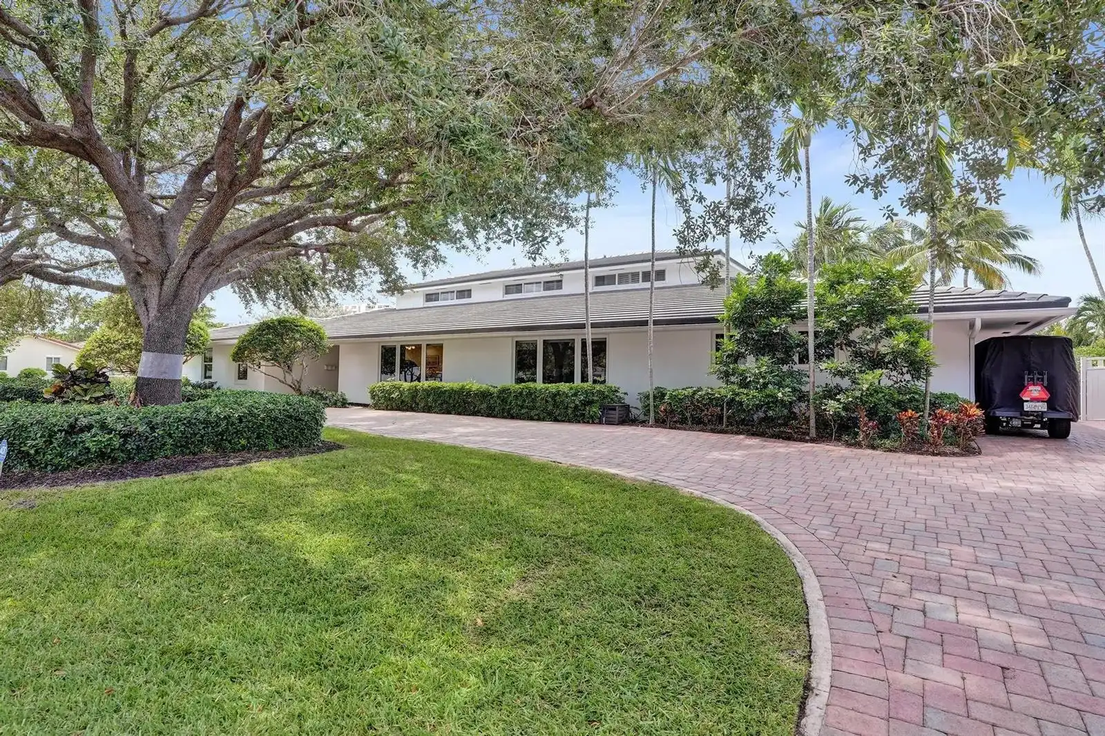 2 Mendota Lane, Sea Ranch Lakes FL 33308