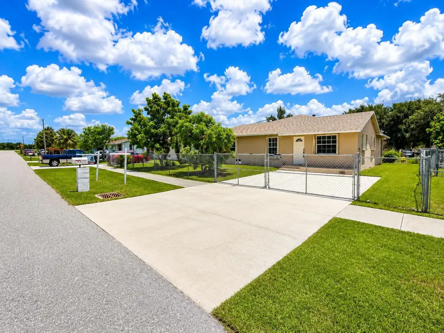 8874 ELDORADO Drive, Pahokee FL 33476