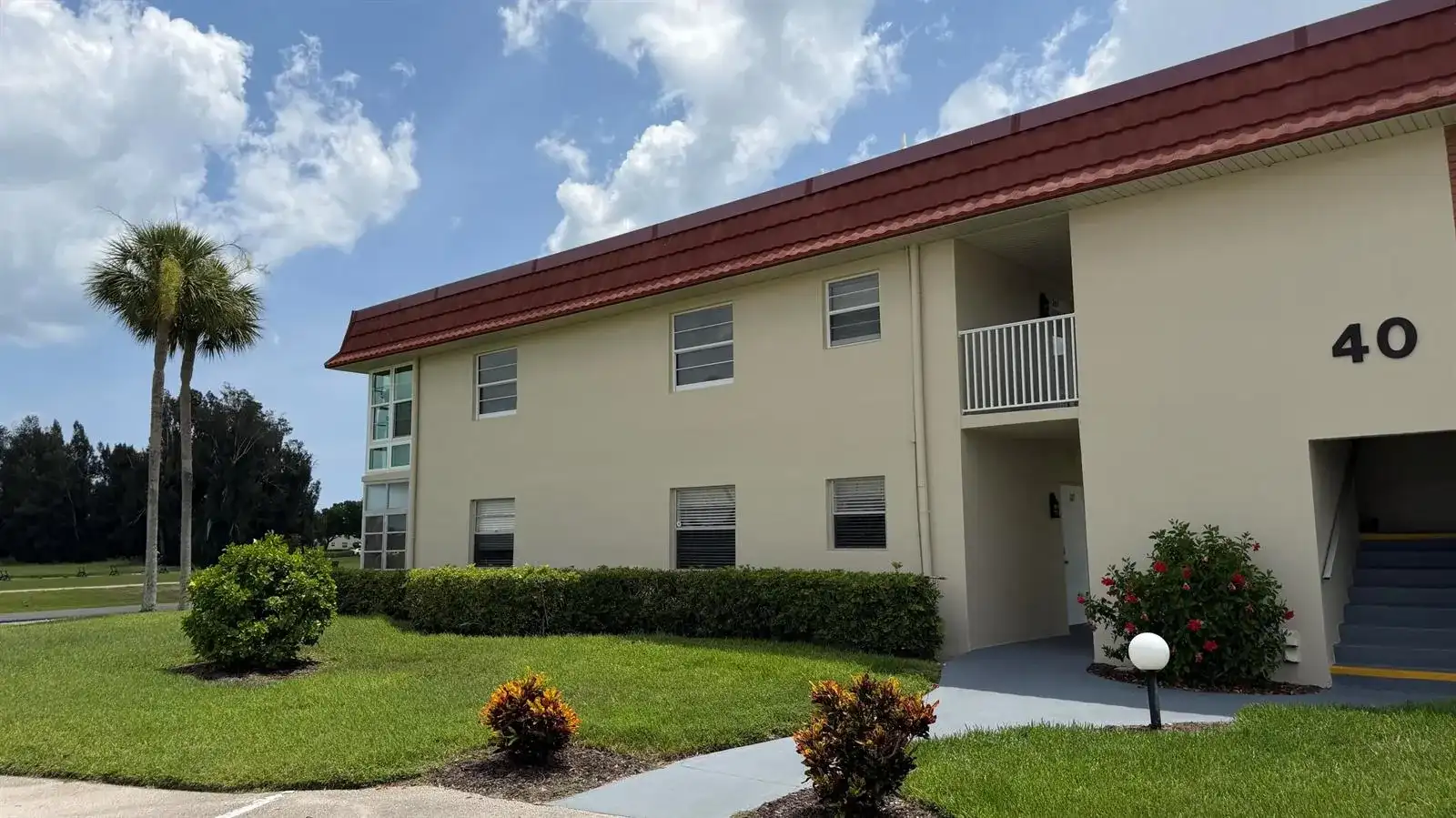 40 WOODLAND Drive # 105, Vero Beach FL 32962