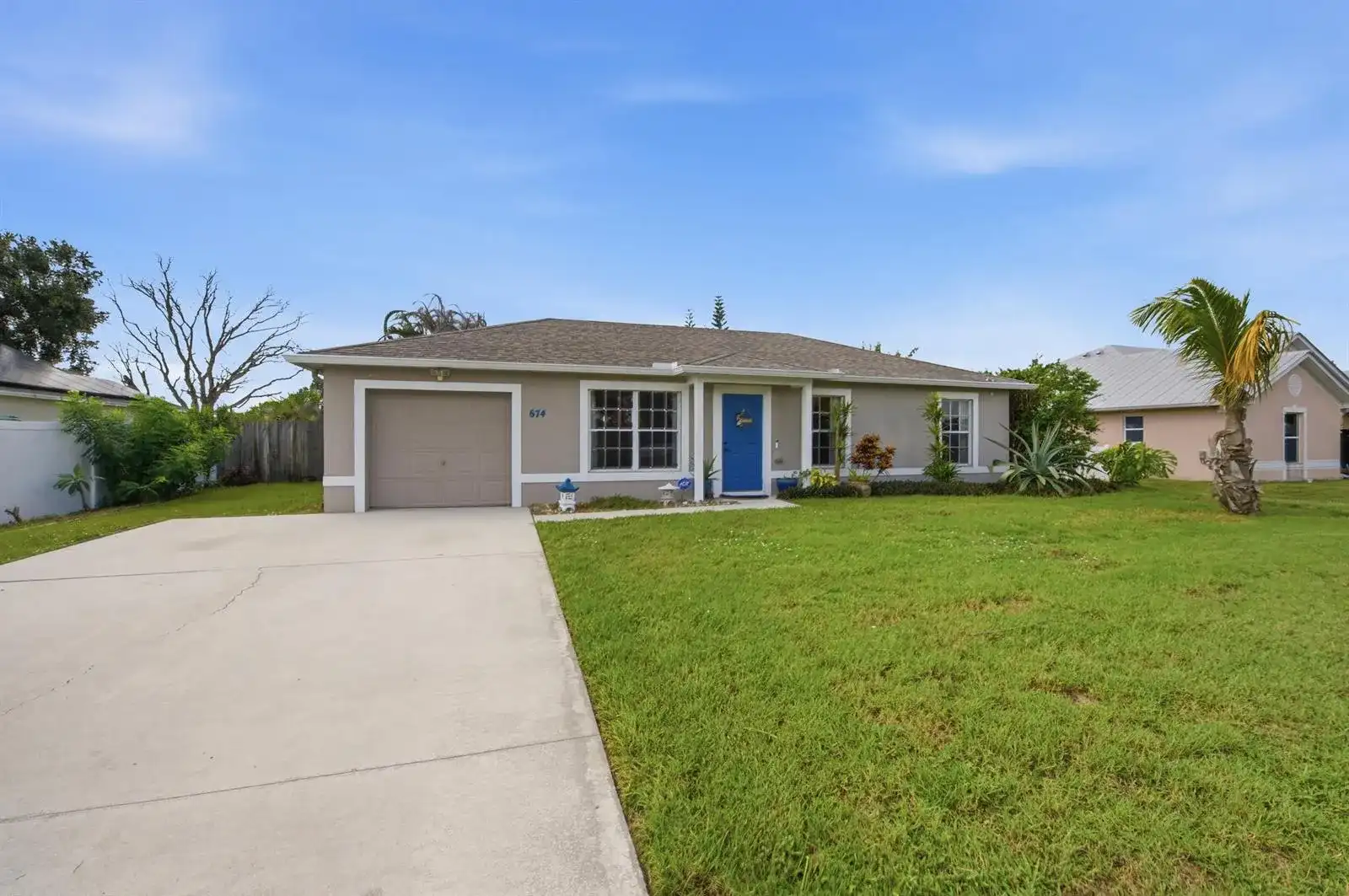 674 SW LAKEHURST Drive, Port St. Lucie FL 34983