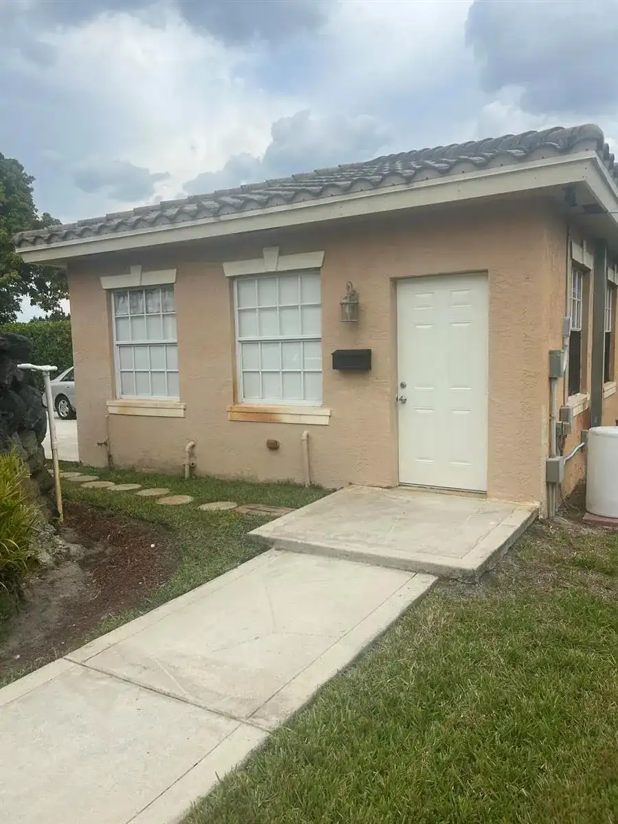 1462 40TH Street, West Palm Beach FL 33407