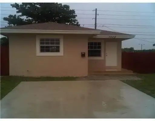 7000 TYLER Street, Hollywood FL 33024