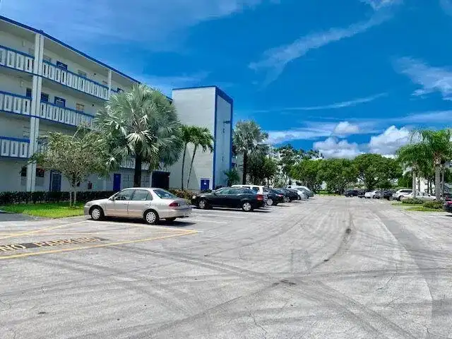 1049 Lincoln C, Boca Raton FL 33434