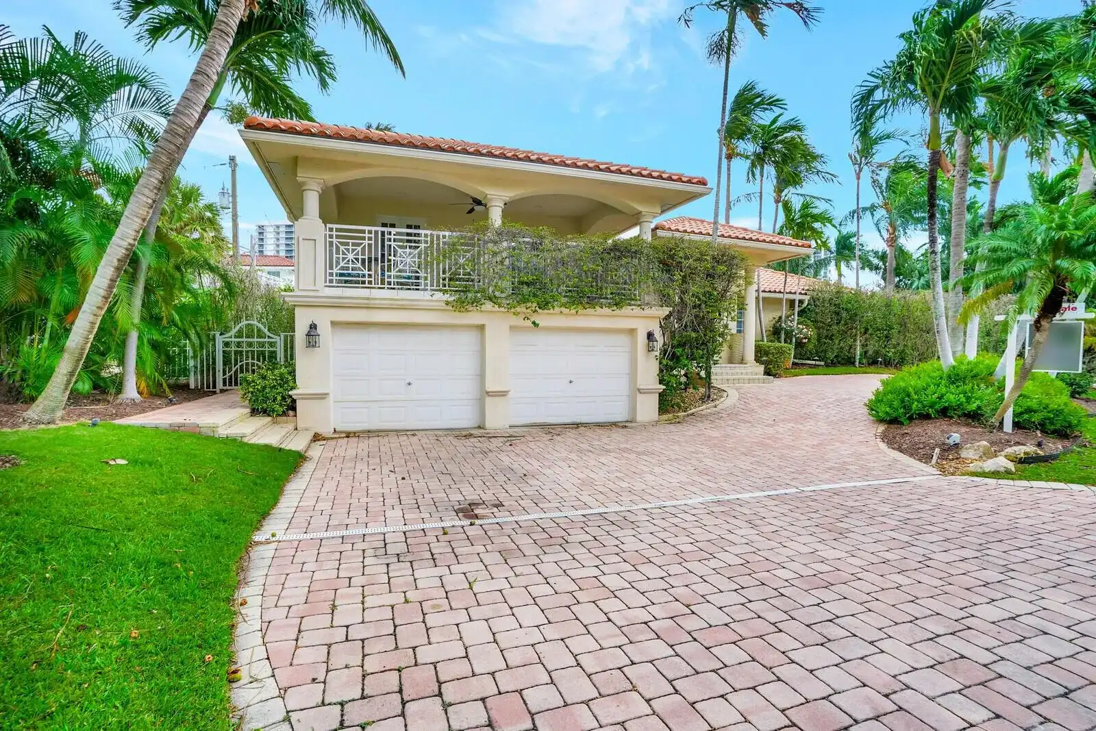 290 E FERN Drive, Boca Raton FL 33432