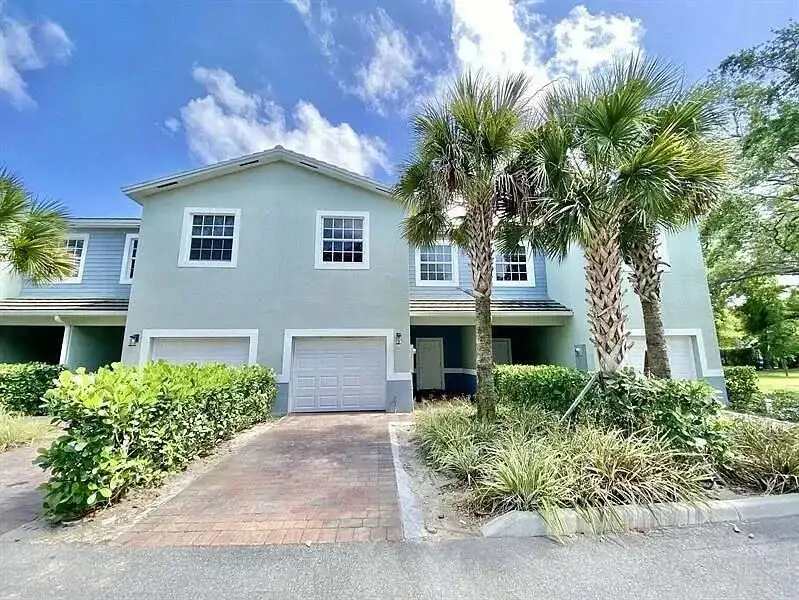 1060 CRYSTAL Way # 103, Delray Beach FL 33444