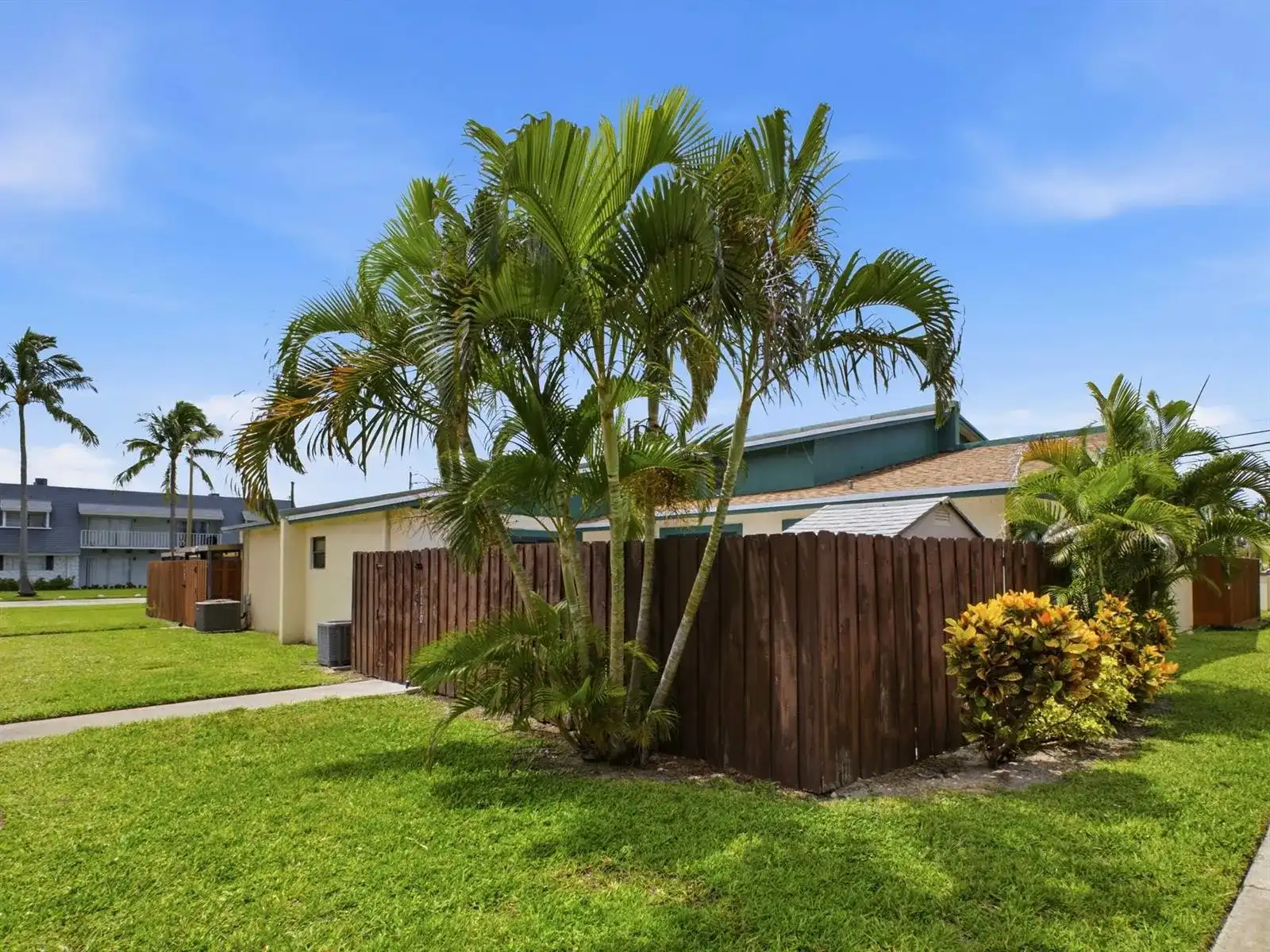 1110 Manor Drive, Palm Springs FL 33461