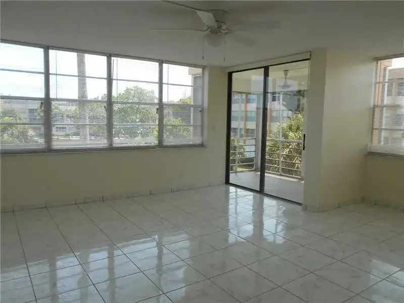 2731 TAFT Street # 309, Hollywood FL 33020